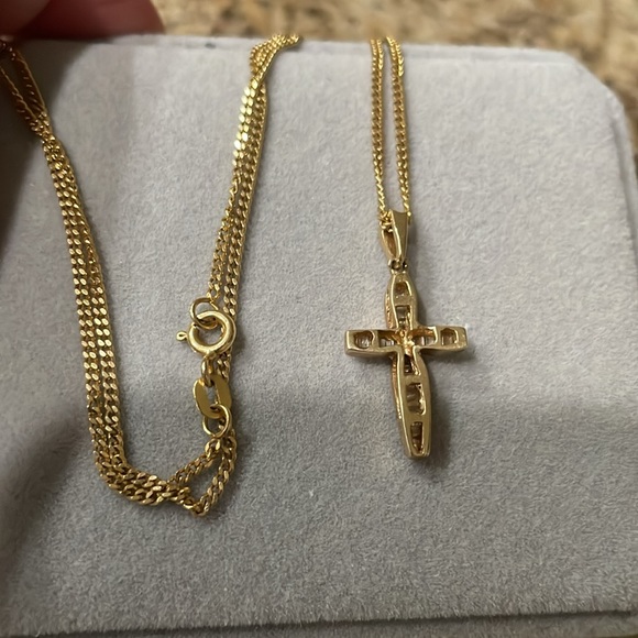 14K Yellow Gold  Baguette Diamond
Cross with Cuban Link Chain 16 “ Necklace - Picture 5 of 6